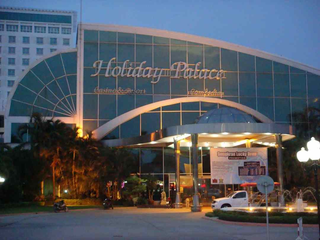 Vài nét về Holiday Palace Resort & Casino